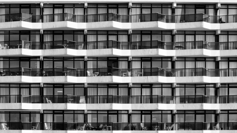 Hotelet e Selanikut: Pse trafiku i fundjavës nuk konverton